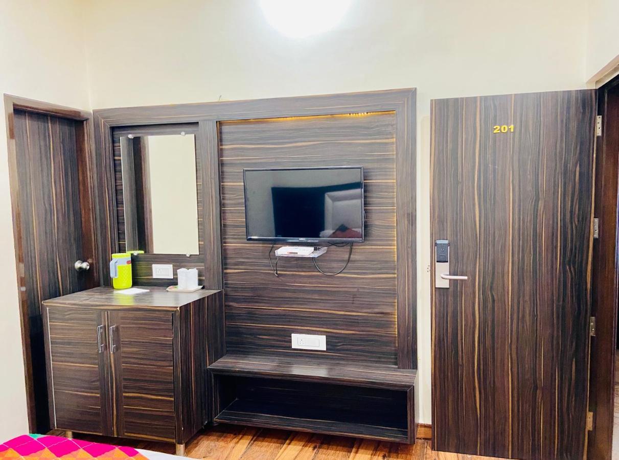 Hotel Kabir Residency Амритсар Экстерьер фото